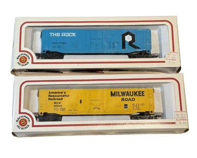 LOT OF 2 - HO Bachmann 51' STEEL PLUG DOOR BOX CAR Rock Island - Milwaukee - Image 1 of 4