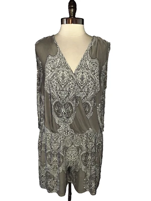 Pantalones Cortos Mameluco INC International Concepts Talla XL Gris Blanco Cachemira Sin Mangas Foto 1 de 4