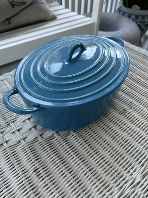 DESCOWARE Belgium Turquoise Enamel Oval Cast Iron FE 8 Dutch Oven w/ Lid 3 Qt ? - Image 1 of 4