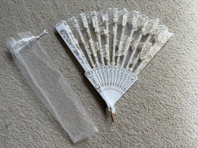 Abanico de Mano Blanco Dorado Abanico Oriental Plegable Abanico de Mano Floral Encaje Bolsa Festival Foto 1 de 4