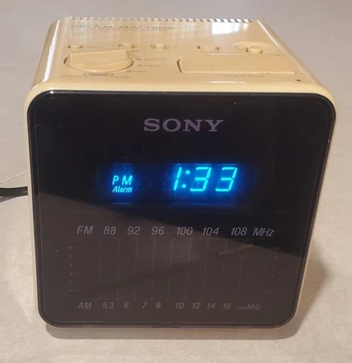  Radio reloj AM/FM Sony Dream Machine Cube ICF-C10W de colección funciona probado Foto 1 de 4