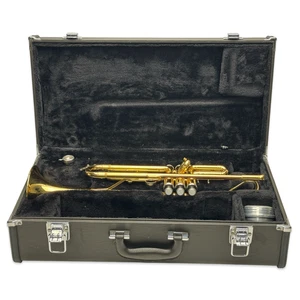 Yamaha YTR 2330 Bb Trompete mit Mundstück und Original Koffer Gold Messing Trompete - Bild 1 von 20