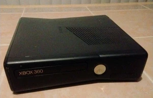 Consola Microsoft Xbox 360S Modelo 1439 Negra No Probada Solo - Imagen 1 de 5