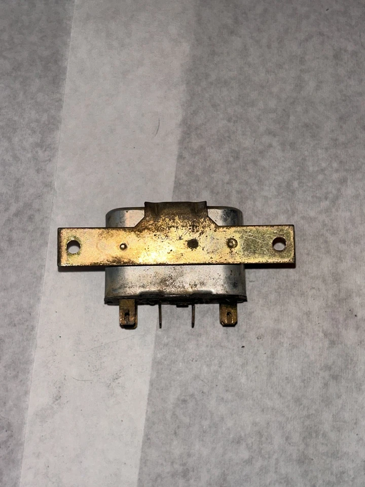 Relé escalonado de faros OEM VOLVO 240 164 140 - Faro haz alto y bajo  Foto 1 de 3