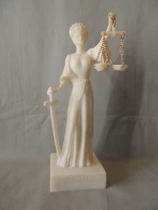 Greek alabaster statue Themis Goddess of justice - Picture 1 of 10