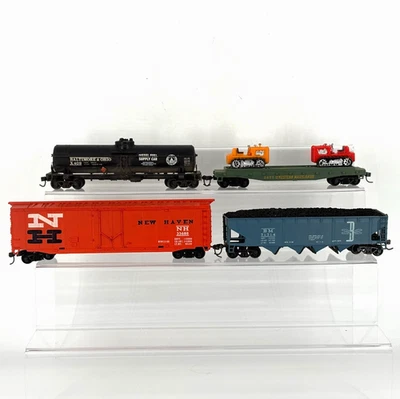 HO Athearn Mantua Freight Car Lot: Boxcar, Flat w/ Load, Tank Car, Coal Hopper - Image 1 of 4