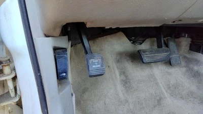 Pontiac Bonneville 1994 conjunto de pedal de freno de estacionamiento OEM unidad de emergencia completa Foto 1 de 2