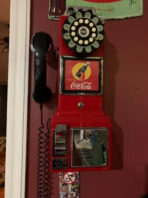 Working landline retro-style Coca-Cola payphone, a replica of a 1957 model - Image 1 of 2