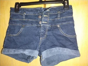 mossimo 1987 blue jean girl shorts. Broken button, but still wearable size 6/28 - Picture 1 of 4
