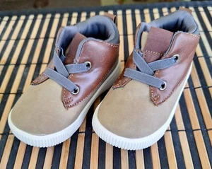 Carters Toddler boy shoes 5 M - Picture 1 of 3