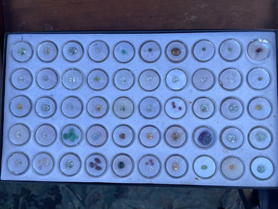 Lote de mezcla de piedras preciosas facetadas naturales 50+ TCW paquete semiprecioso * rubí * zafiro  Foto 1 de 1