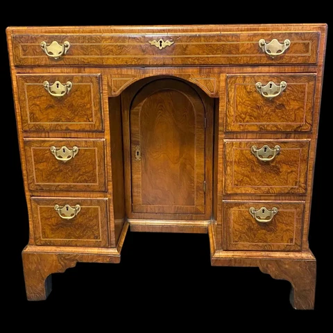 George Ist  English walnut kneehole desk Cover