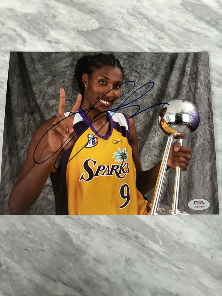 Lisa Leslie Signed 8x10 Photo Psa  - Image 1 of 1