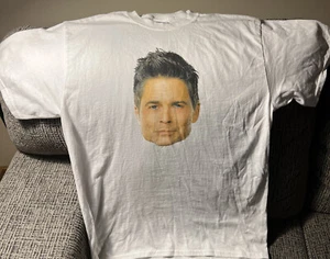 Lot 2 T-Shirts The Grinder, FOX featuring Rob Lowe and Fred Savage **Rare** - Picture 1 of 9