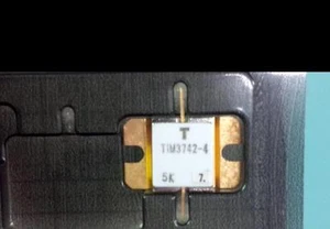 ONE NEW TOSHIBA TIM3742-4 C BAND, GaAs, RF POWER, JFET - Foto 1 di 3