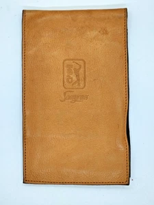 SOPORTE PARA TARJETAS DE PUNTUACIÓN DE CUERO SAWGRASS TPC/PORTALIBROS DE YARDAS LOS JUGADORES - Imagen 1 de 4