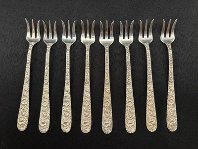 Juego de 8 tenedores de cóctel/ostras Sterling S. Kirk & Son REPOUSSE ~ sin monograma Foto 1 de 4