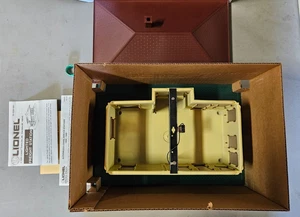 Vintage LIONEL Illimuninated PASSENGER and FREIGHT STATION in Box Model# 6-12728 - Picture 1 of 3