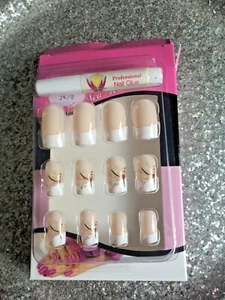 KIT FAUX ONGLES NAIL ART 12 CAPSULES PRET A POSER + COLLE DECO FANTAISIE FRENCH - Picture 1 of 1