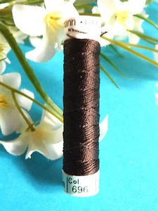 256B/ Beautiful Bobbin of Pure Silk Thread Gutermann Brown No. 696 - Picture 1 of 1