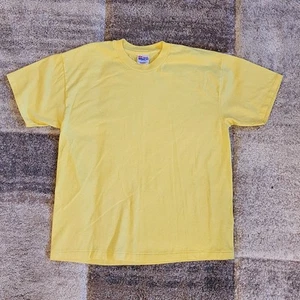 Vintage 90’s Hanes Solid Yellow T-shirt Men’s Large Made In USA - Picture 1 of 3