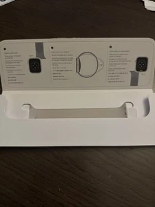 Apple Watch 45mm Starlight Solo Loop - Size 5 - Photo 1 sur 4