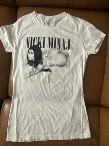 Nicki Minaj ~ T-Shirt 2015 Large Bravado Official Merchandise Rap Hip Hop EUC - Picture 1 of 7
