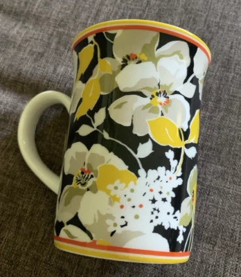 Taza/taza de café Vera Bradley amarillo blanco negro flor 8 oz, 4" de alto, 3" de diámetro Foto 1 de 4
