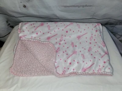 Manta Baby Kiss Princesa Rosa Blanco Tiara Corona Estrella Varita Sherpa Espalda Foto 1 de 4