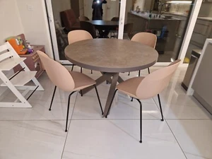 Kave Vatshi Extendable Table - Picture 1 of 9
