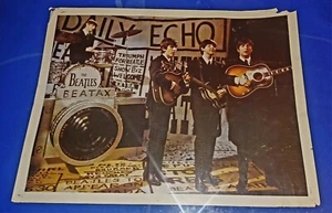 PÓSTER DE LA BANDA DE MÚSICA VINTAGE DE LOS BEATLES 22,25" X 29,25" PÉRDIDA DE PAPEL DE ESQUINA RARO🔥 - Imagen 1 de 6