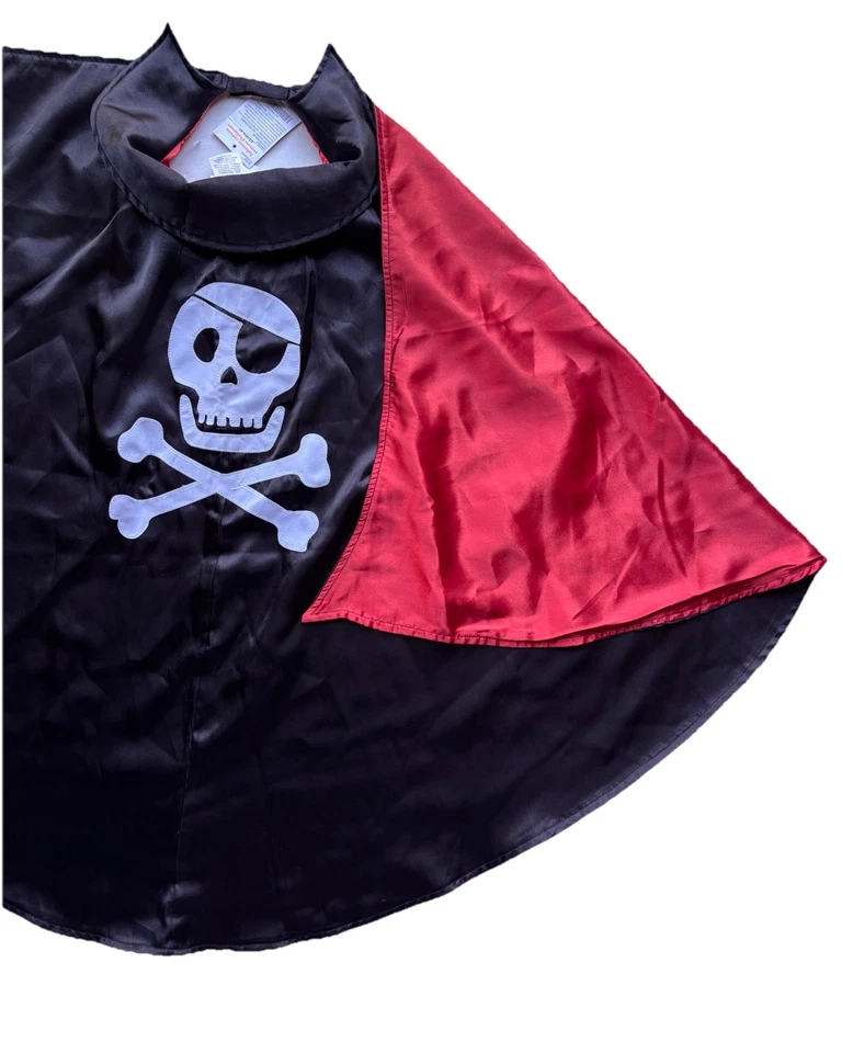 Disfraz Gymboree Pirata Calavera Hueso Cruzado Reversible Rojo/Negro Capa Talla XS/S 4-6 Foto 1 de 4
