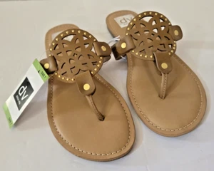 DV DOLCE VITA GIONNA SANDALS FLIP FLOPS STUDDED FLATS TAN WOMEN'S SIZE 7 NWT - Picture 1 of 12