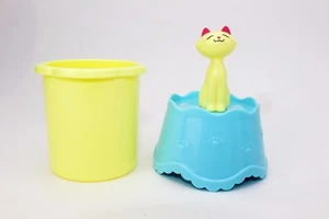 Novelty Design Bathroom / Dresser Organizer Cotton Swabs Holder Lucky Cat Yellow - Picture 1 of 3