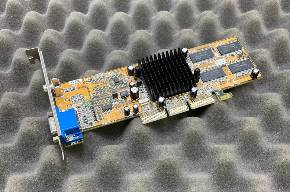 32MB Gigabyte AV32S REV 1.1  VGA / COMP OUT AGP Graphics Video Card - Image 1 of 4
