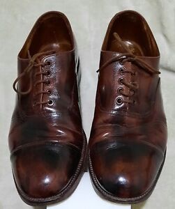 1982 BROWN LEATHER OFFICERS SHOES SIZE 9L WIDE FITTING BY SANDERS & SANDERS LTD