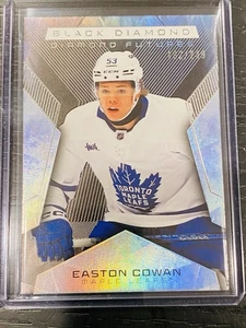 2025-26 Black Diamond Futures Easton Cowan Rookie /249 Toronto foglie d'acero - Foto 1 di 3