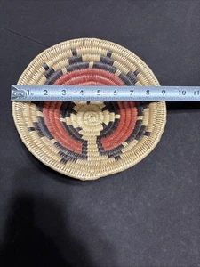 Antiker Navajo Hochzeitskorb 9 cm breit und 3,5 cm tief - Bild 1 von 5