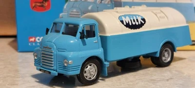 Corgi 20202 Bedford S Tanker Milk - Image 1 of 3