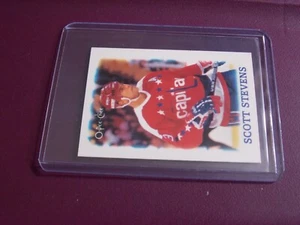 1988-89 O-Pee-Chee NHL Stars Mini Etoiles Stars Scott Stevens #39 HOF - Picture 1 of 2