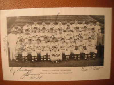1942 World Champion Saint Louis Cardinals Autographed Paper Photo Front & Back - Image 1 of 2