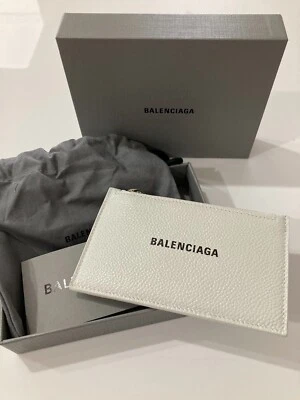 Portamonedas y tarjetas en efectivo Foto 1 de 4