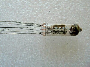  ECC70 6021 Mullard Whyteleafe Wire End New Old Stock  Valve Tube 1pc - Picture 1 of 3