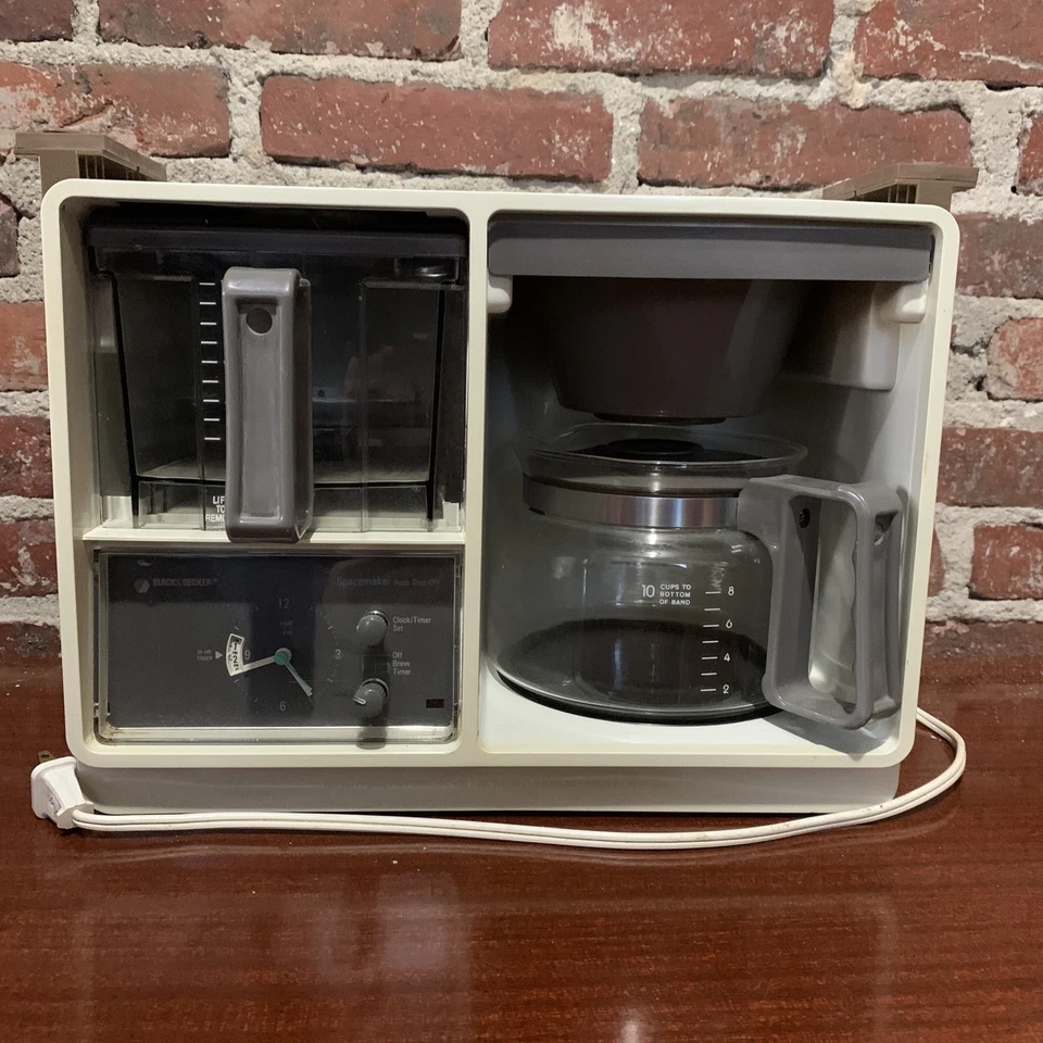Black And Decker Space Saver Coffee Maker. Tested / Works As It Was Designed  - Image 1 of 4