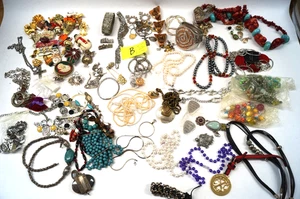 LARGE LOT Jewelry Vintage Antique Junk Drawer Jewelry Box Reseller Listing F133 - Picture 1 of 18