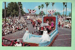 ST. PETERSBURG, FLORIDA. FEST DER STAATEN PARADE. - Bild 1 von 3