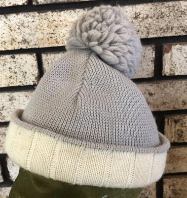 Gorro Wigwam Pom-Pom Hecho en EE. UU. Medias Gorro 💯% Lana Gris y Blanco De Colección Foto 1 de 4