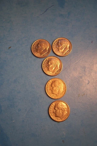 5 VINTAGE COLLECTABLE ROOSEVELT DIMES:1999/1983D/1999D/1998, L23-155 Cover