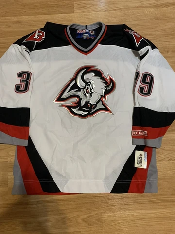 NWT CCM Buffalo Sabres Dominik Hasek White Goat Head Retro NHL Hockey Jersey XL Cover