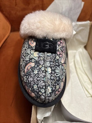 UGG Australia женщин Scuffette Liberty темно-тапочки размер 6 новый в коробке - Изображение 1 из 4